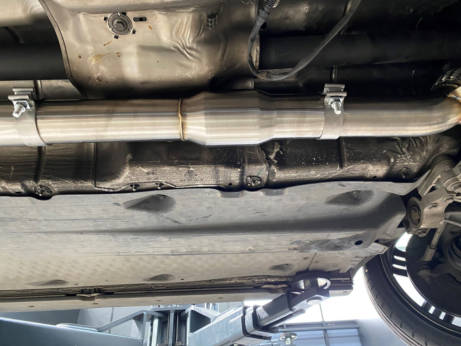 Volkswagen MK6 Golf R Audi TTS Audi 8P S3 Downpipe Decat